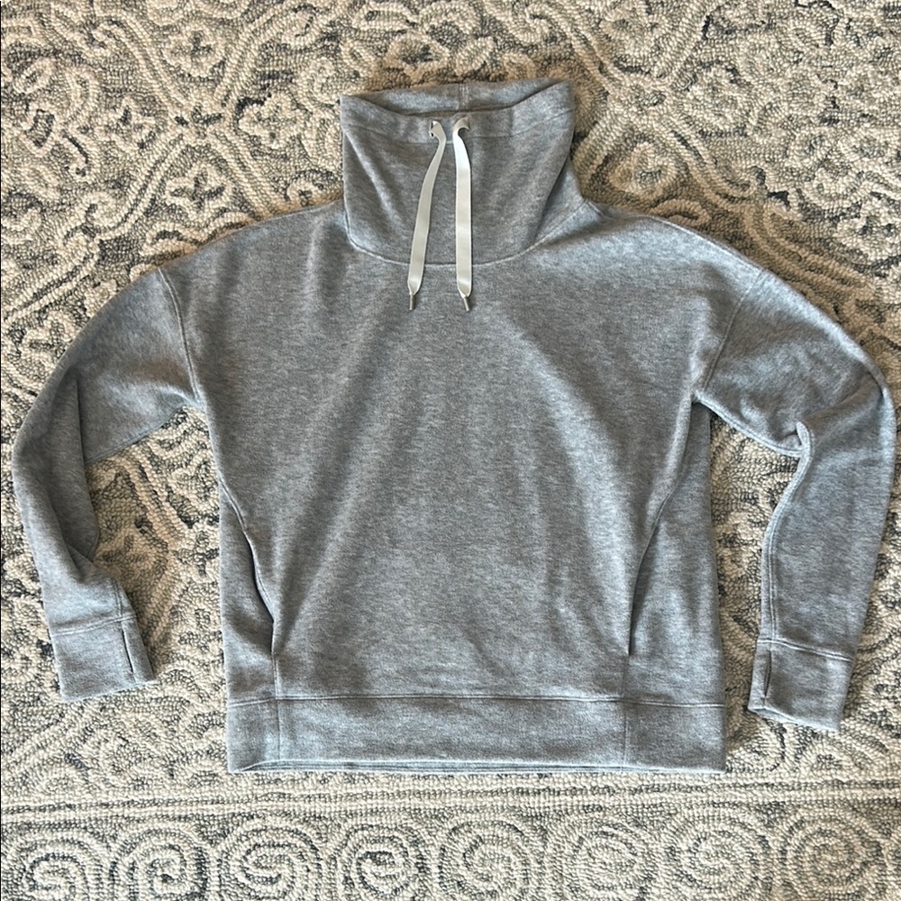 Lululemon Women’s Go Forward Fleece Pullover, Heathered Core Light Grey, size 10